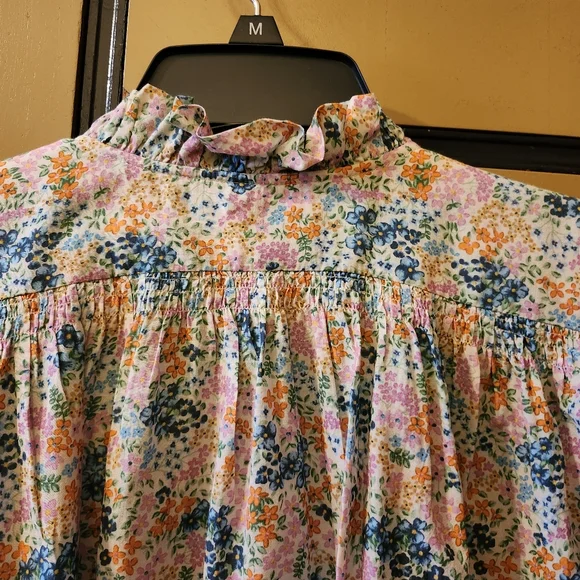 Dôen Floral Button-Up Blouse in Ladybird Print - Picture 9 of 11